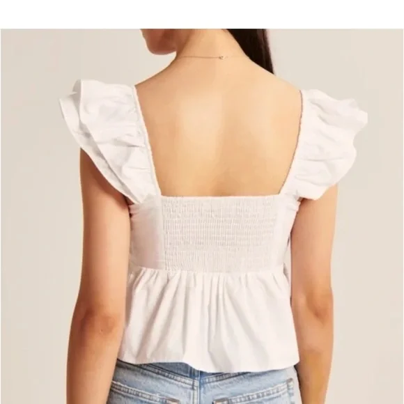 Abercrombie & Fitch flutter sleeve top. - Picture 2 of 8